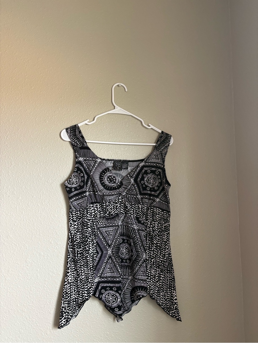Black & white top